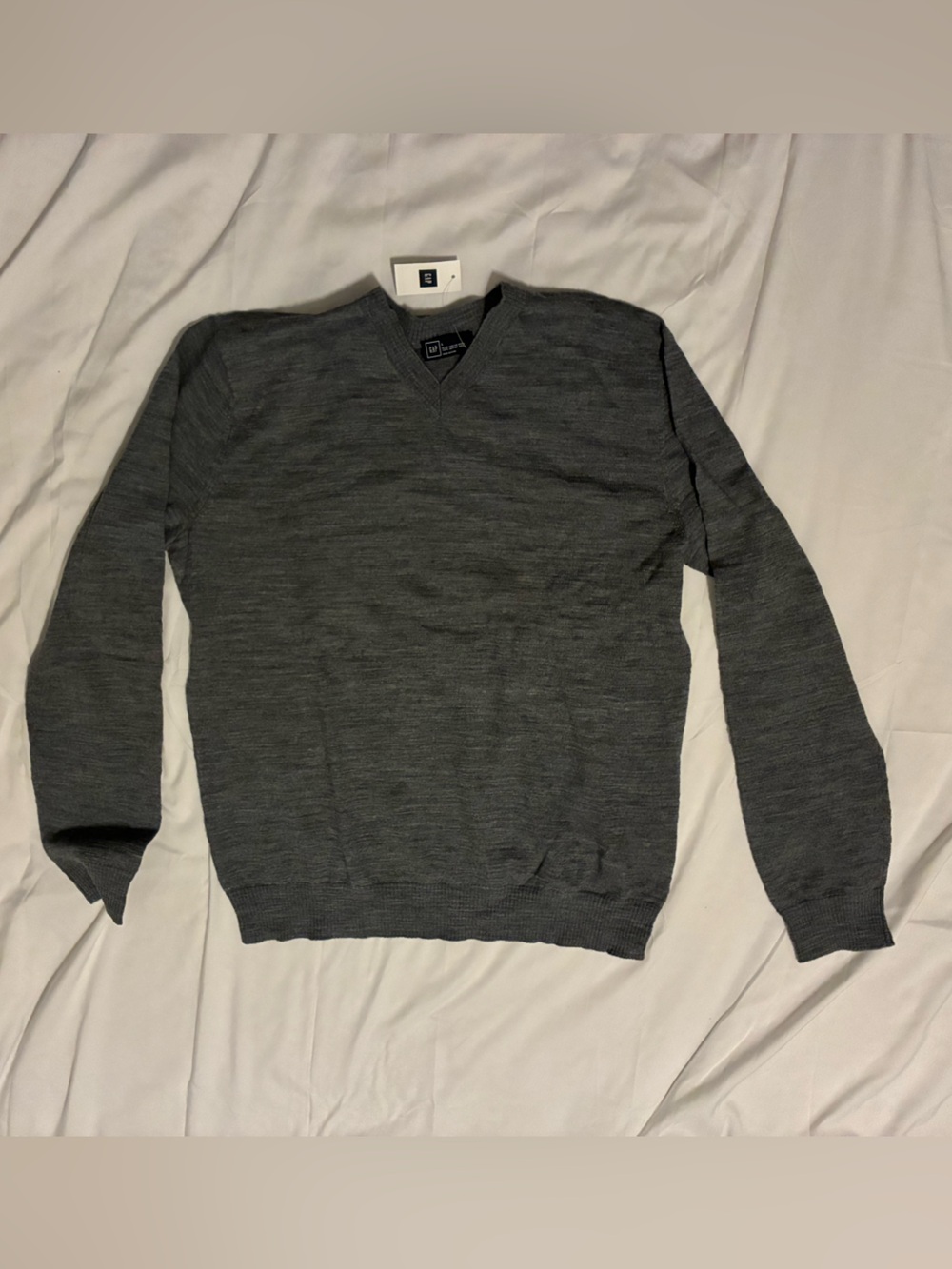 GAP Men's 100%Wool Charcoal V-Neck Sweater